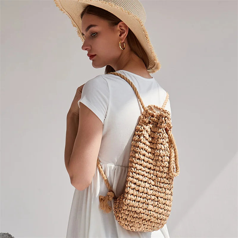 "RafiStyle: Mochila Tejida a Mano con Raffia para Mujer"